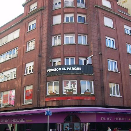 Pension El Parque Avilés Екстериор снимка